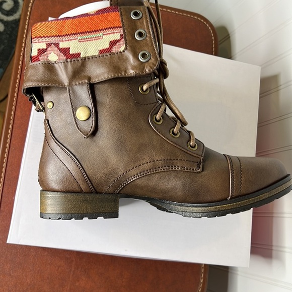 JustFab Roll Down Boots Size 8 - Picture 5 of 9